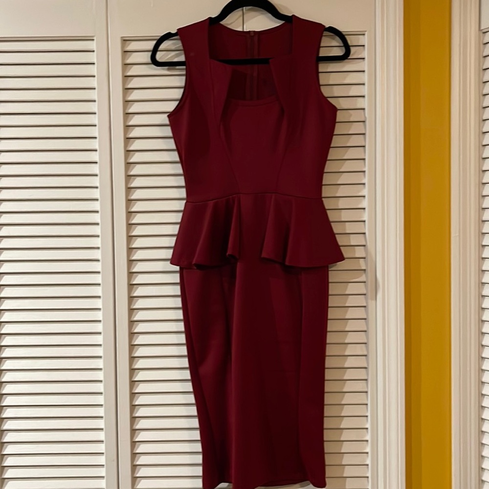 Classic business casual crimson dress, great for any occasion, Size S.